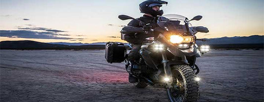 Phare additionnel moto : améliorez votre visibilité et votre sécurité en toute simplicité - LE PRATIQUE DU MOTARD