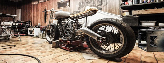 Comment choisir et utiliser un tapis garage pour moto ? - LE PRATIQUE DU MOTARD