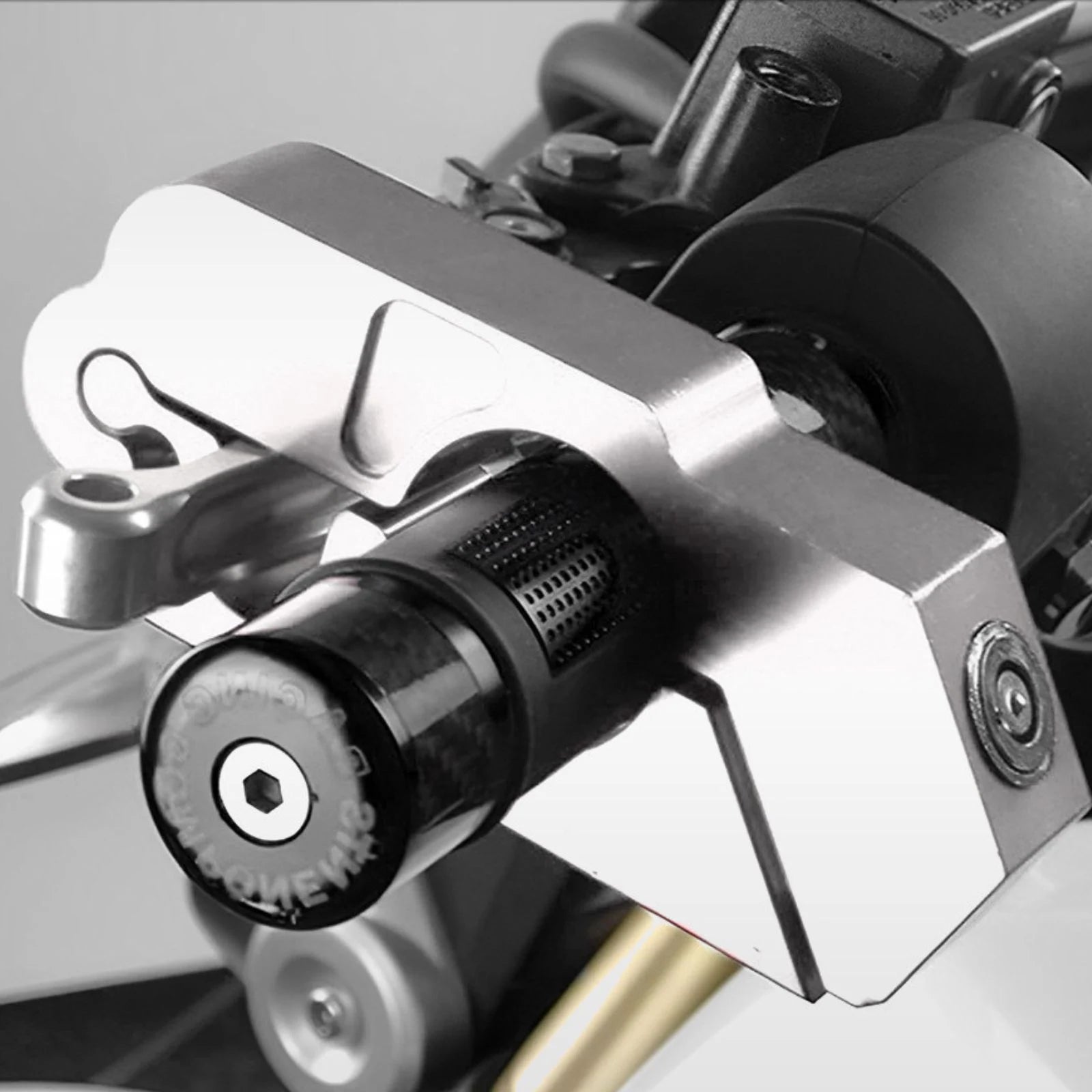 Antivol moto par Verrouillage du système de frein - LE PRATIQUE DU MOTARD