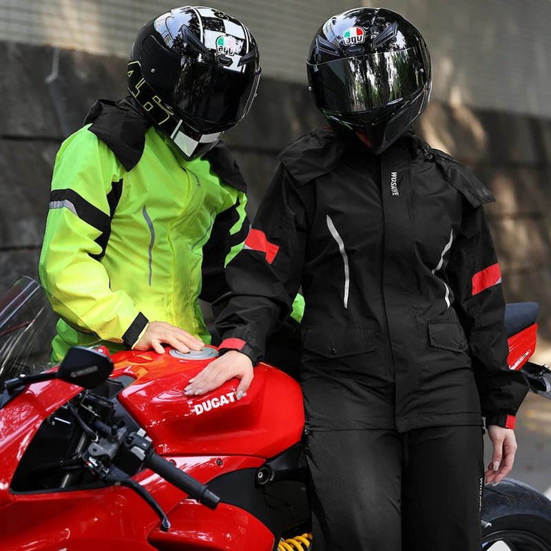 Tenue de Pluie Moto Intégrale | R - DEFENDER™ - LE PRATIQUE DU MOTARD