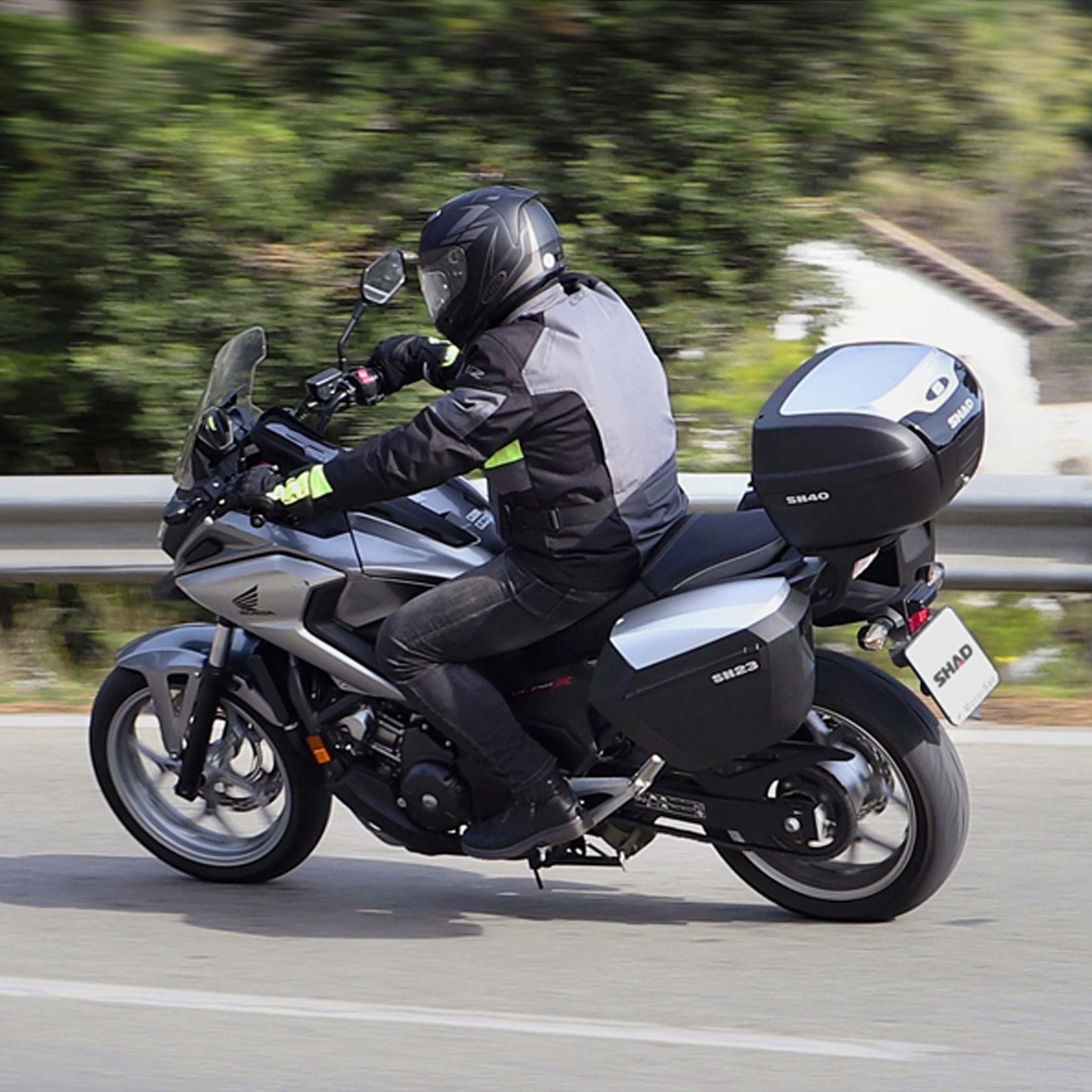 Valises Latérales SHAD SH23 Alu Look — Set Sacoches Moto 2×23L Finition Alu - LE PRATIQUE DU MOTARD