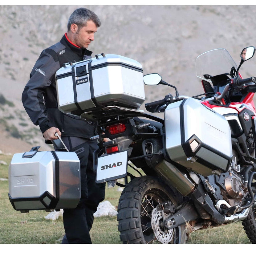 Top Case SHAD TR48 Terra — Top Case Adventure Aluminium 48L - LE PRATIQUE DU MOTARD
