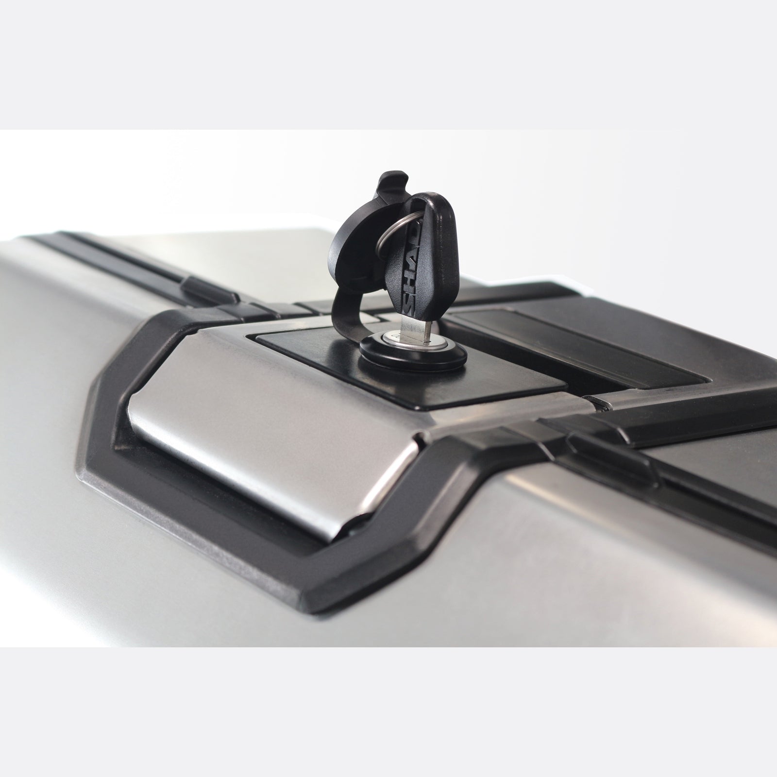 Valise Latérale Gauche SHAD TR47L Terra — Sacoche Moto 47L Alu Trempé - LE PRATIQUE DU MOTARD