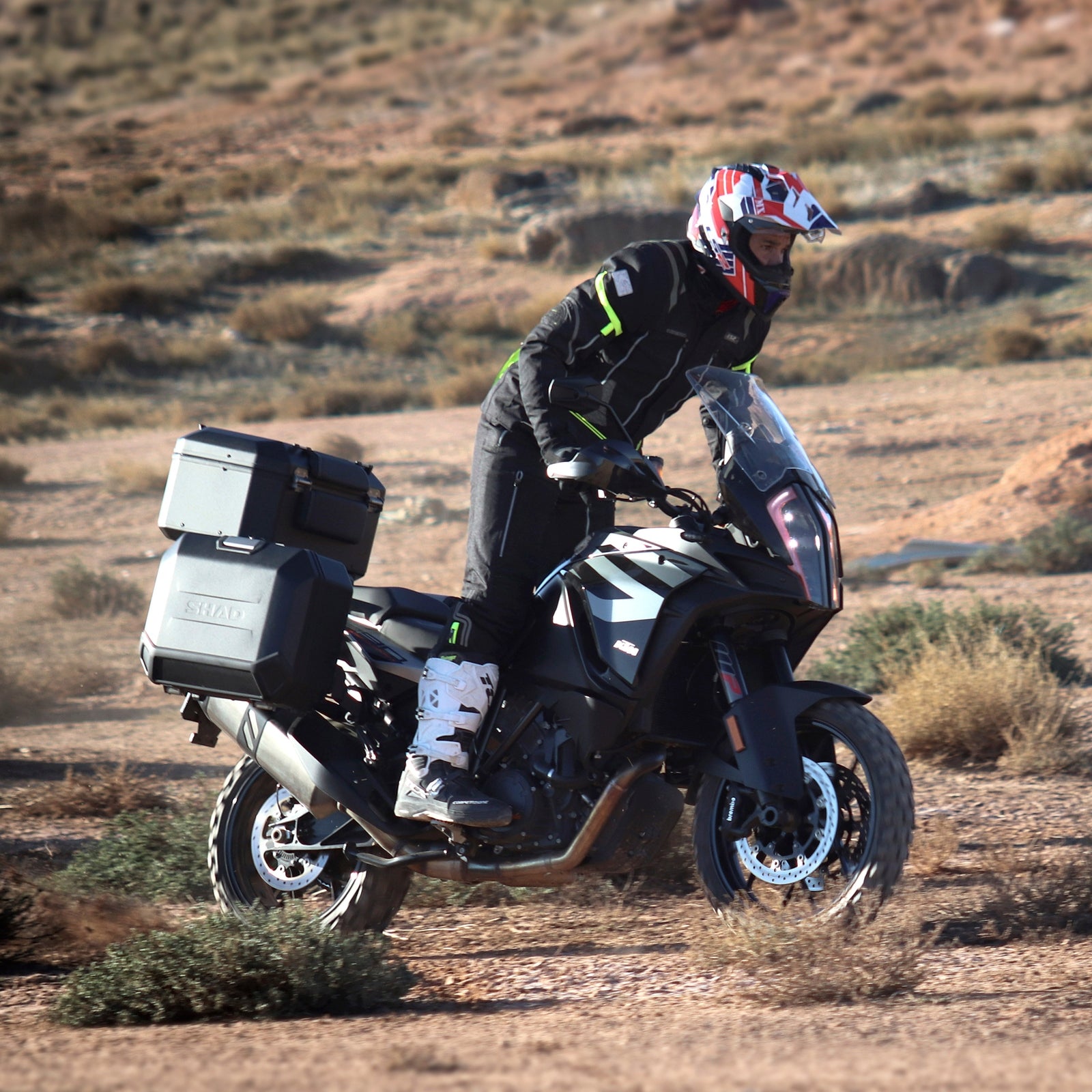 Valise Latérale Droite SHAD TR36R Terra Black — Sacoche 36L Alu Noir Mat - LE PRATIQUE DU MOTARD