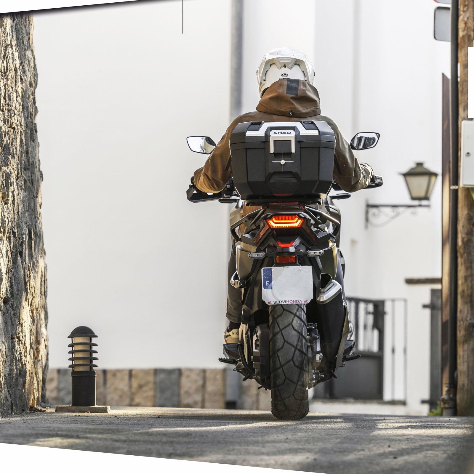 Top Case SHAD TR41 Terra Aluminium — Top Case Adventure Alu Poli 41L - LE PRATIQUE DU MOTARD
