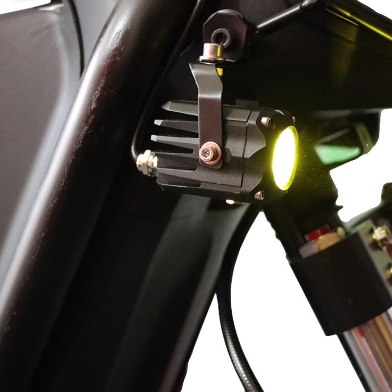 Phare additionnel moto LED | LUMITECH F150-S - LE PRATIQUE DU MOTARD