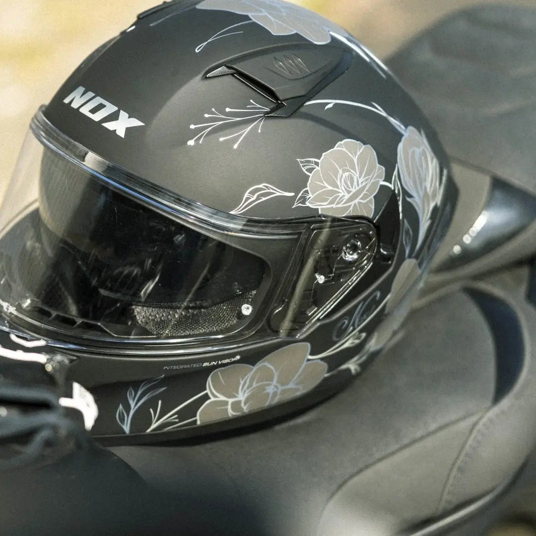 Casque Moto Intégral N402 Spring Argent | NOX - LE PRATIQUE DU MOTARD