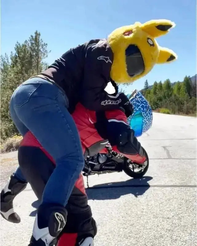 Couvre Casque Moto - Pikachu - Le Pratique du Motard