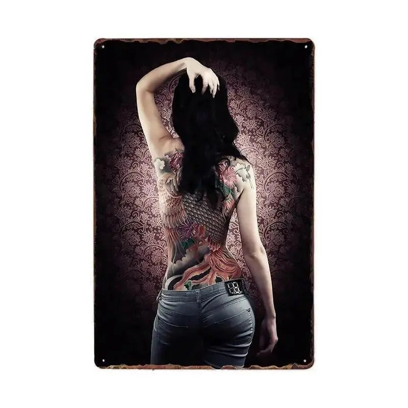 Plaque Métallique Femme tatouée - Le Pratique du Motard