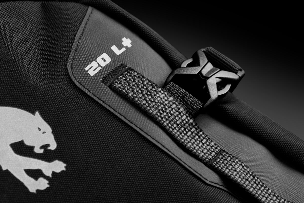 Sac à Dos Moto Furygan ADV 20L+ — Extensible, Imperméable & Connecté - LE PRATIQUE DU MOTARD