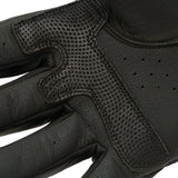 Gants moto toutes saisons Crab Noir — gros plan de la paume en cuir