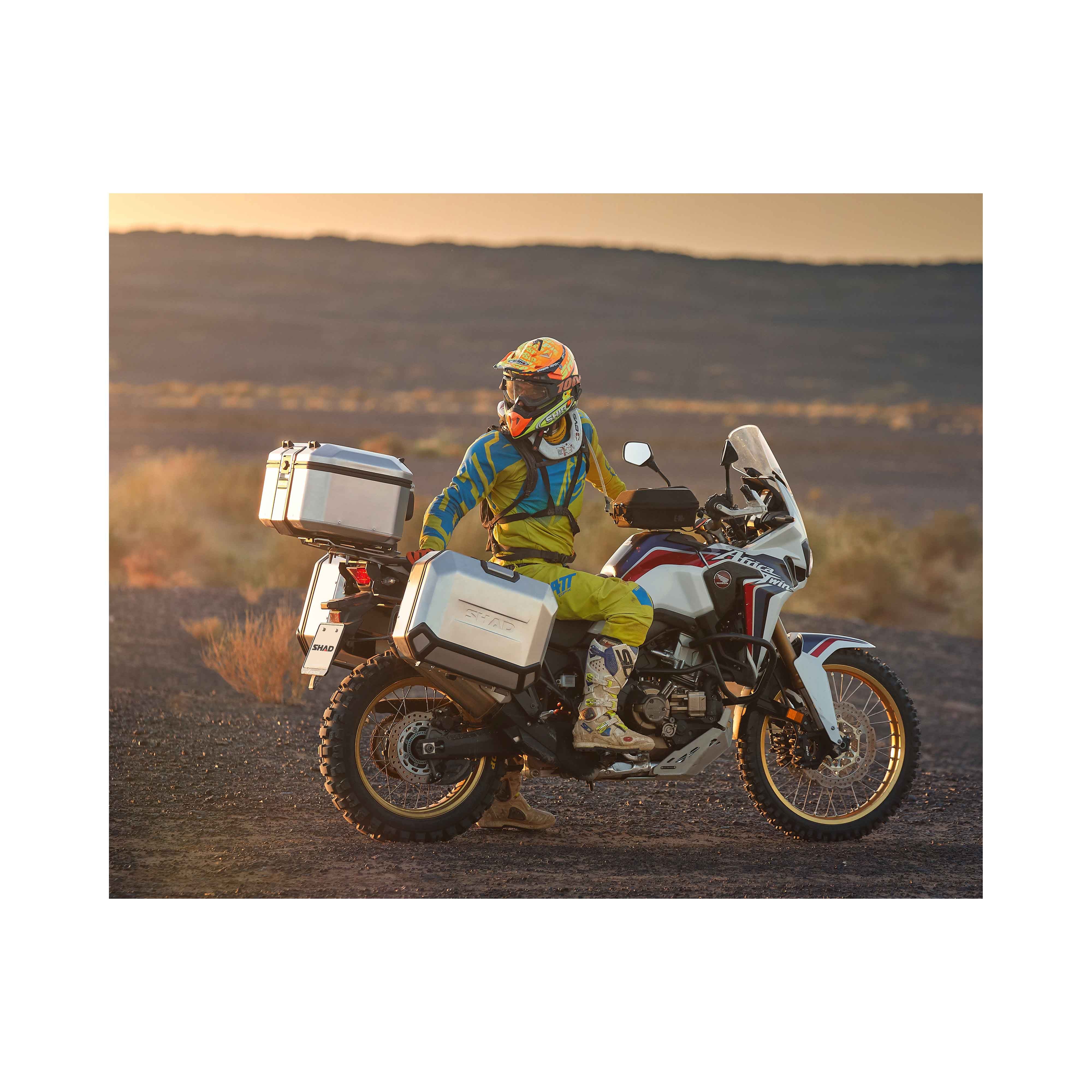 Top Case SHAD TR48 Terra — Top Case Adventure Aluminium 48L - LE PRATIQUE DU MOTARD
