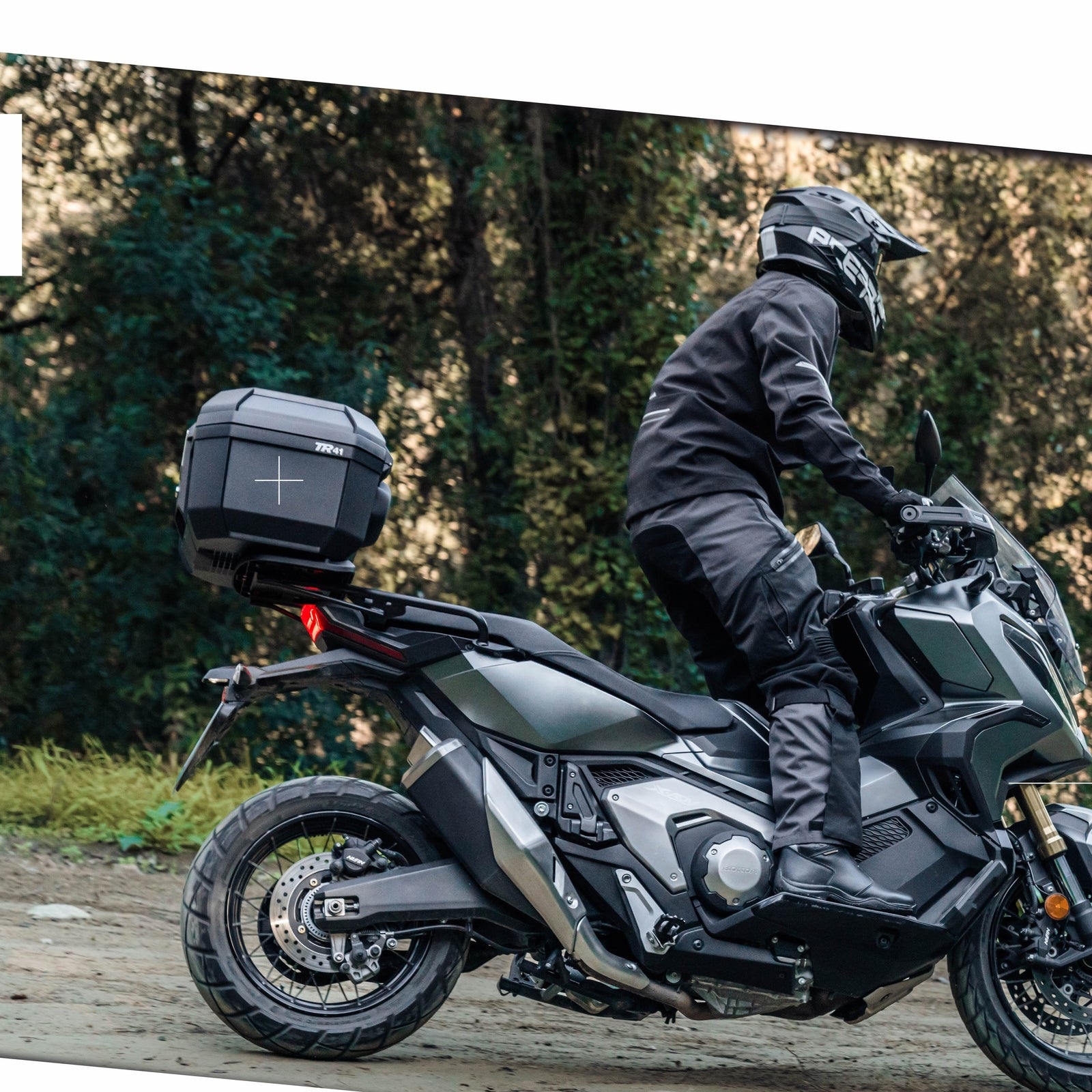 Top Case SHAD TR41 Terra Aluminium — Top Case Adventure Alu Poli 41L - LE PRATIQUE DU MOTARD
