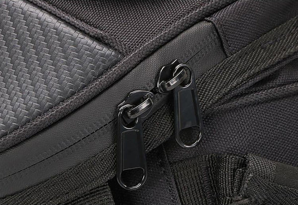 Gros plan sur le zip à double curseur du sac