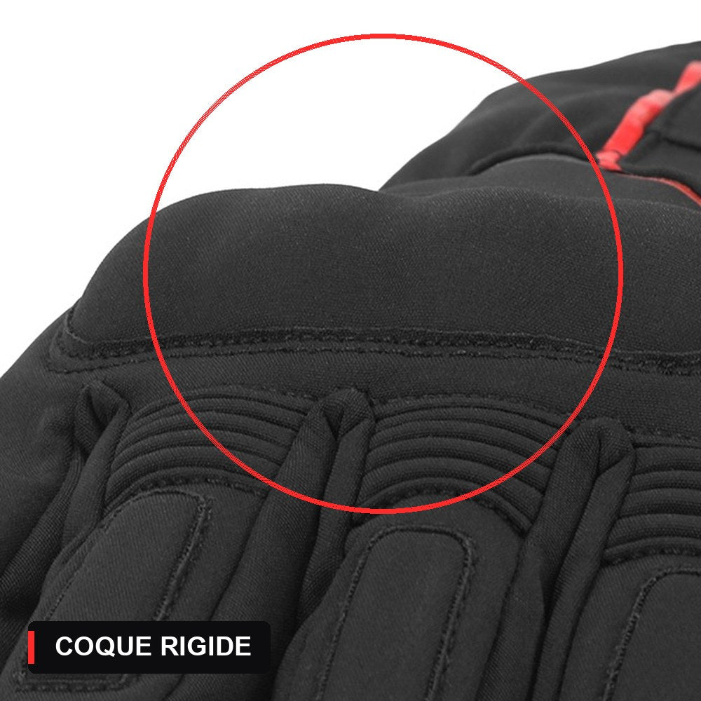 Gant moto hiver noir et rouge : gros plan de la coque sur le dessus de la main